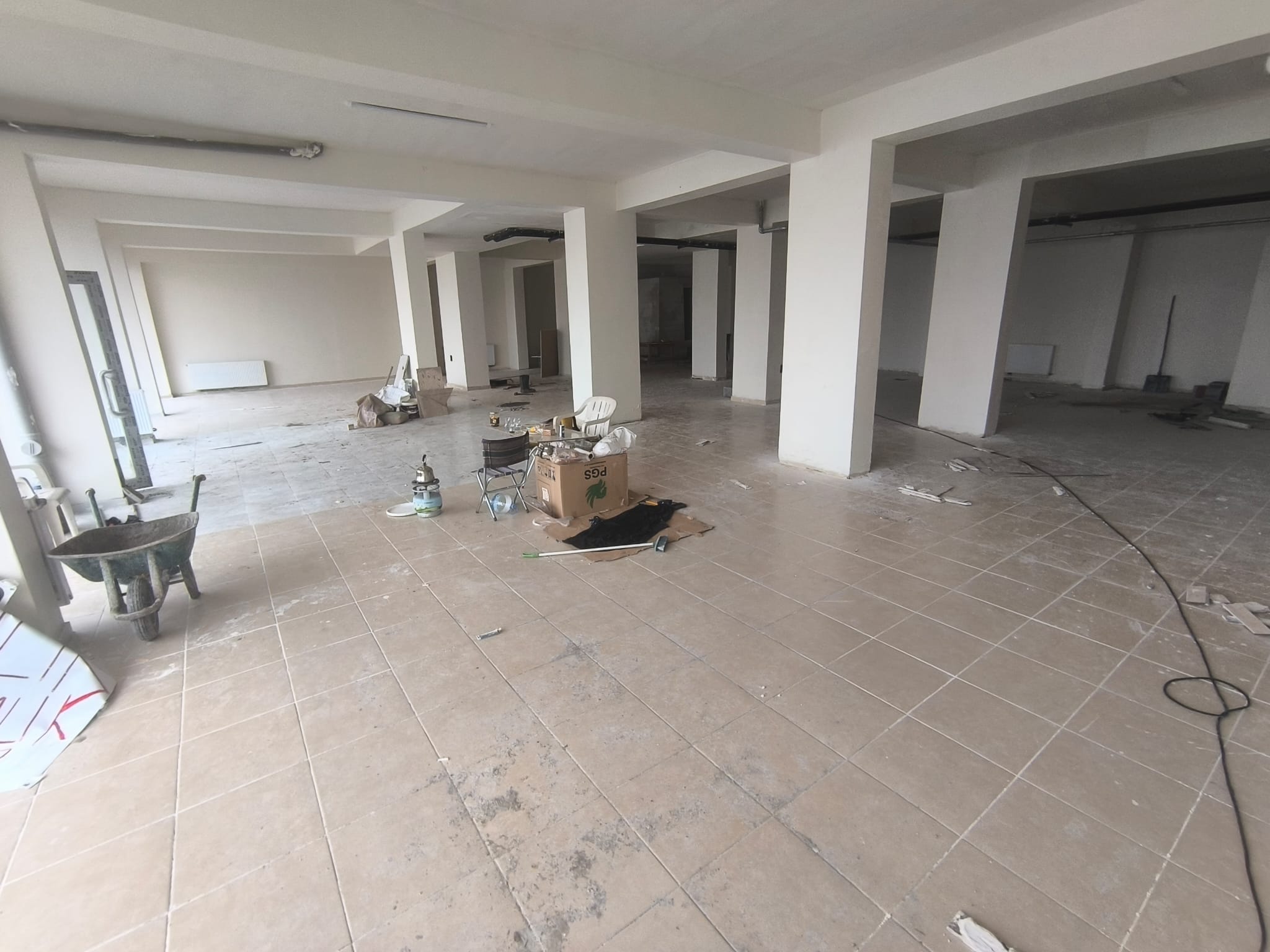 HİLALKENT'TE SATILIK DÜKKAN